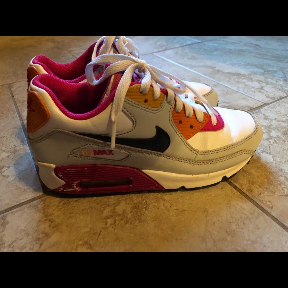 Girls nikes